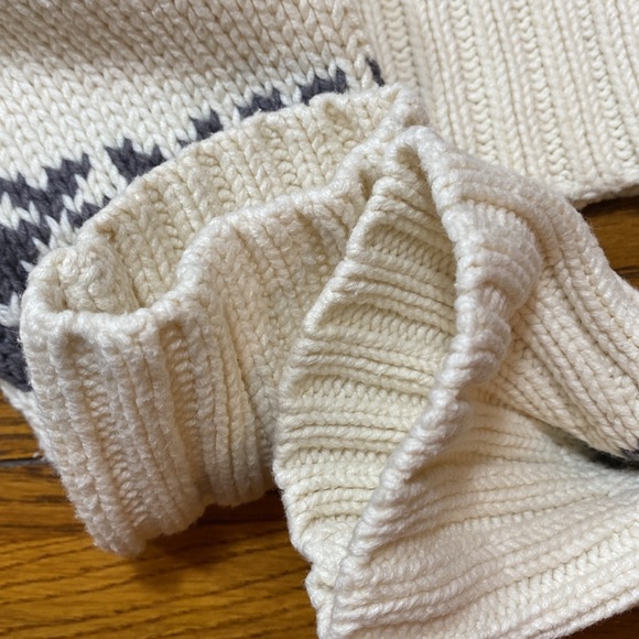 Eddie Bauer Woman’s Sweater Size L Cardigan Cream/Grey Snowflake Design - Picture 10 of 10